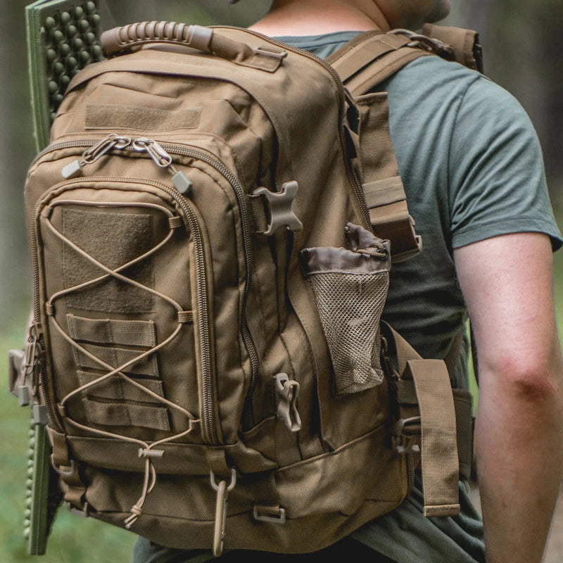 LQARMY 65L Outdoor Backpack Men's Outdoor Large Capacity Bag