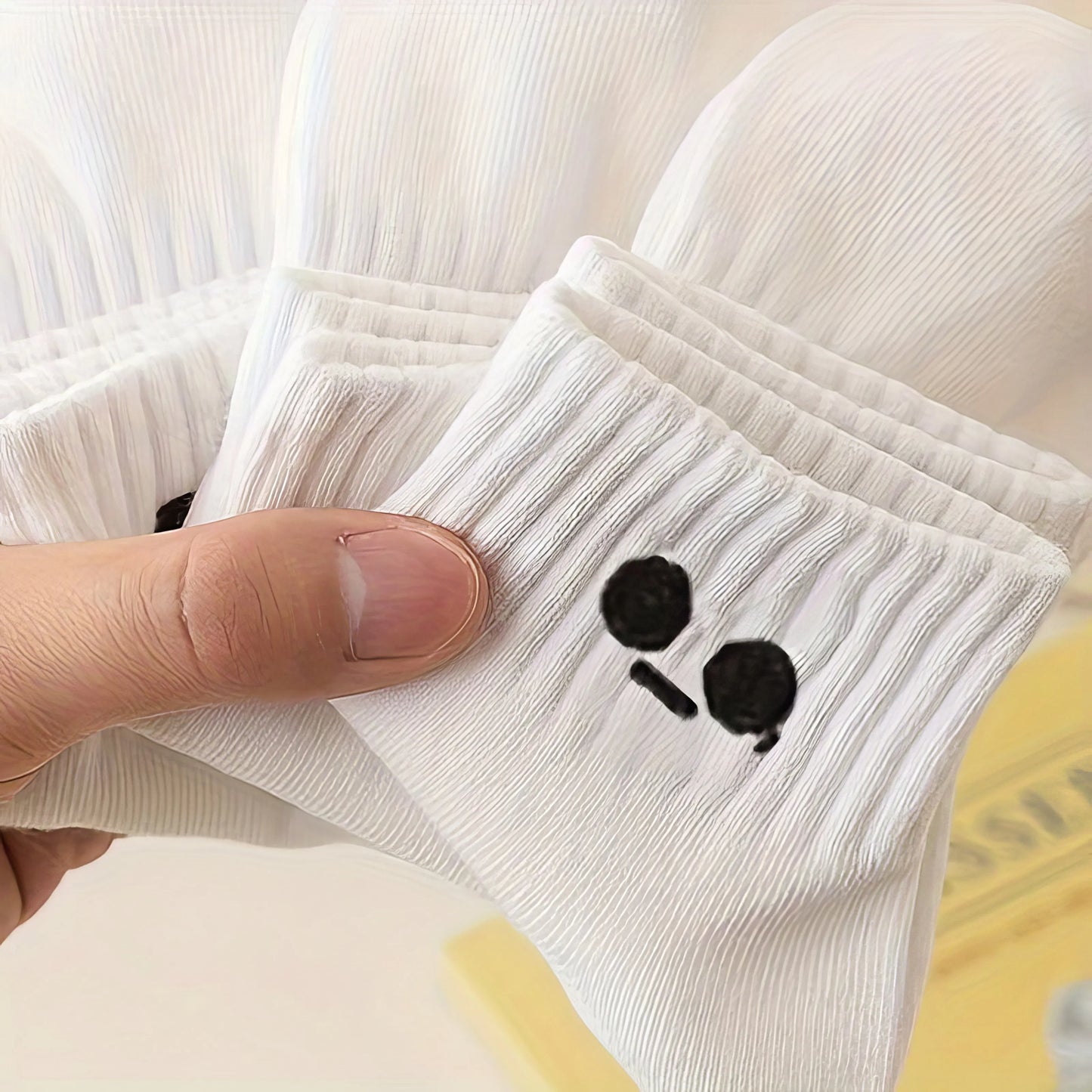 5 Pairs of Breathable and Comfortable Emoji Socks, Soft and Cute, Suitable for Daily Wear, Sports and Fitness