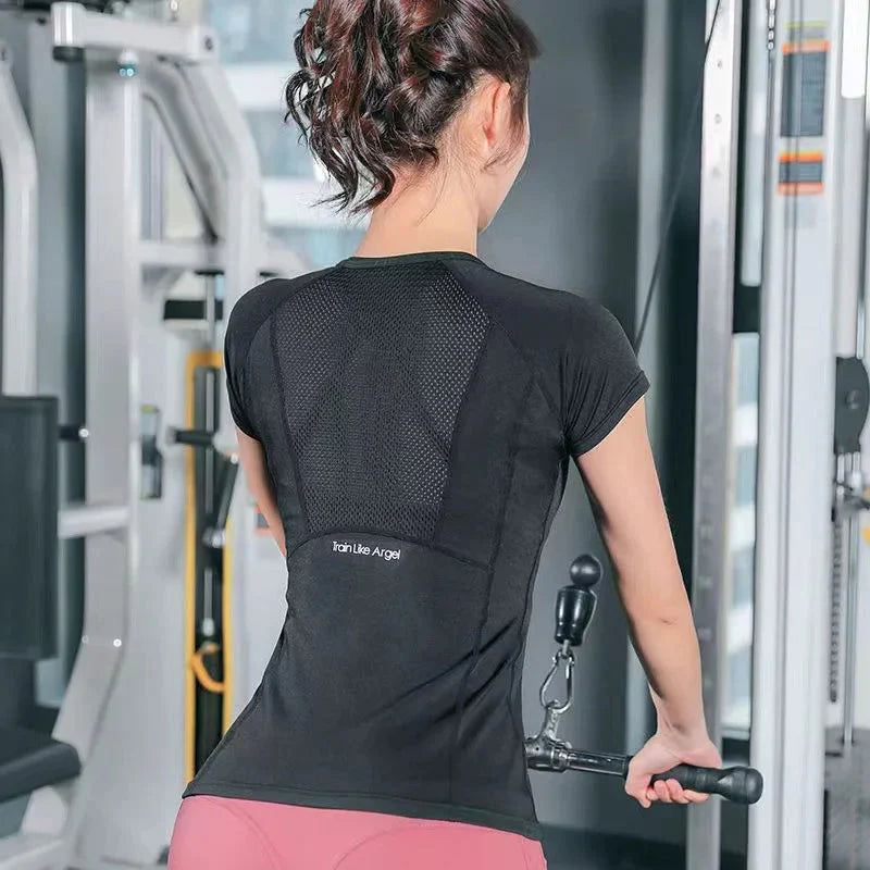 🖤  Breathable Yoga & Running Top